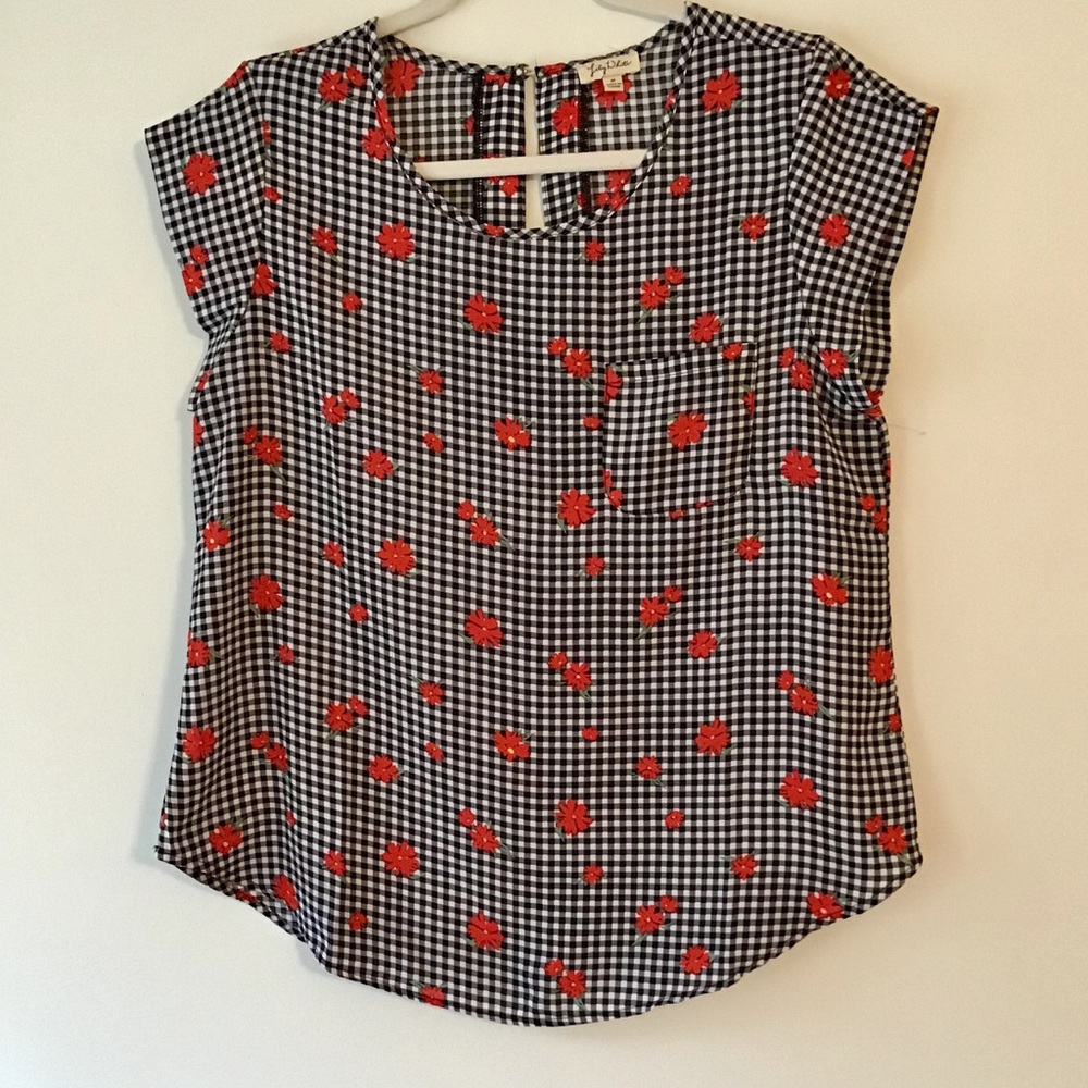 NWOT Lily White Top